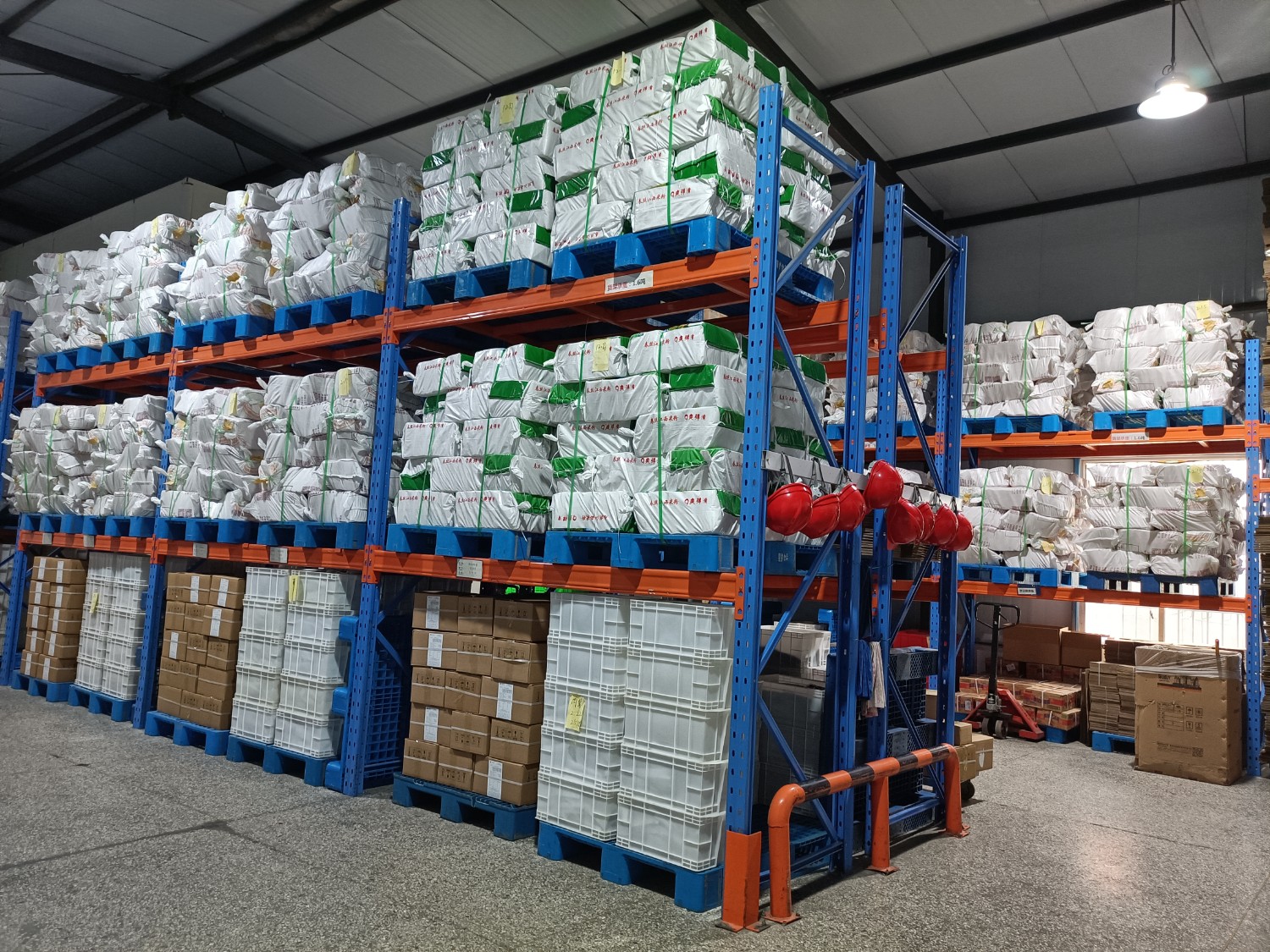 公司擁有強大的研發(fā)中心， 配有專業(yè)研發(fā)工程師，研發(fā)中心擁有完備的人才結構，并本著企業(yè)標準高于國家標準的原則，為公司產品、客戶定制產品的研發(fā)保駕護航。產品質咨詢線：0537-3630366