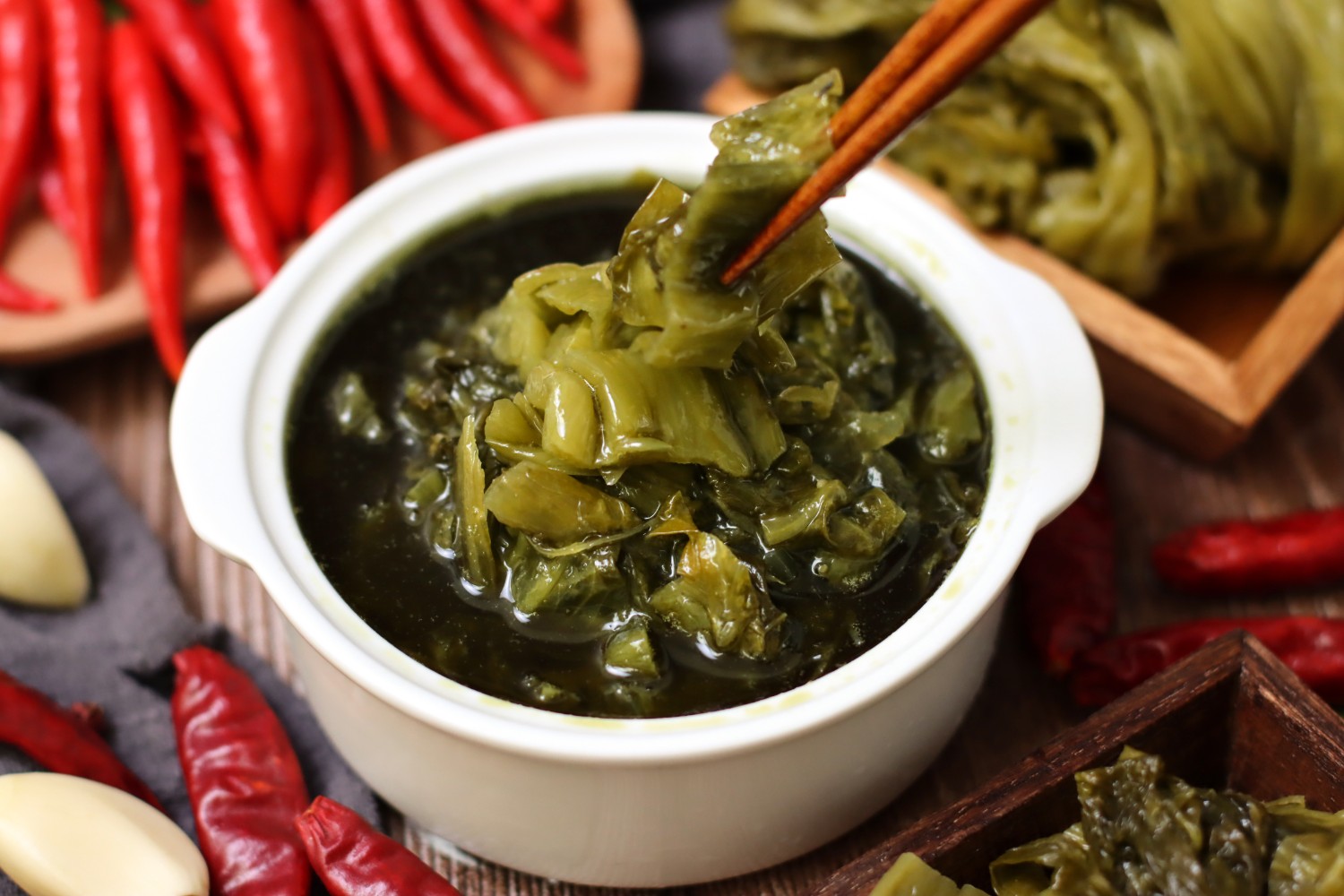 德食品原味操作視頻-濟(jì)寧康德食品口味穩(wěn)定，快速出餐，省錢省力，一料多用，適合米線、麻辣燙、酸菜魚、粉面、火鍋、烤魚等各式餐飲！產(chǎn)品咨詢熱線：0537-3630366